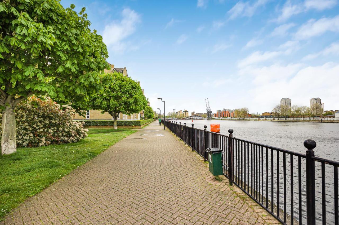 Verv Isle Of Dogs Лондон Экстерьер фото